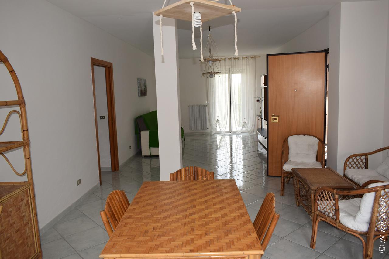 Vacation House A Mola Di Bari Apartment Bagian luar foto